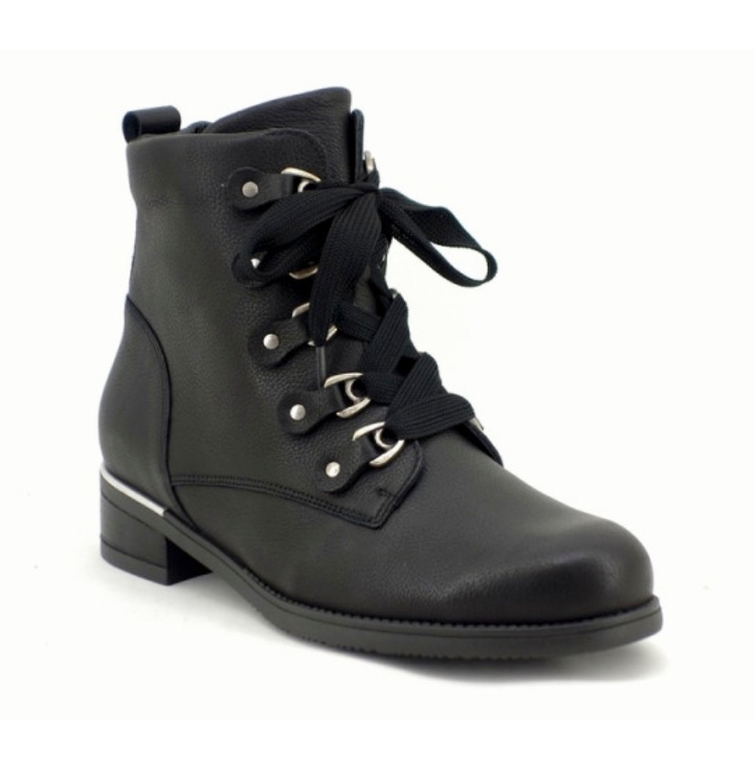 Hauk 459004 by Waldlaufer Waldlaufer H Hienna 903814 Ankle Boot in Black.